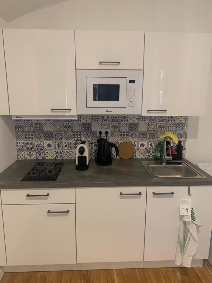 New Chain Florenc Apartment *