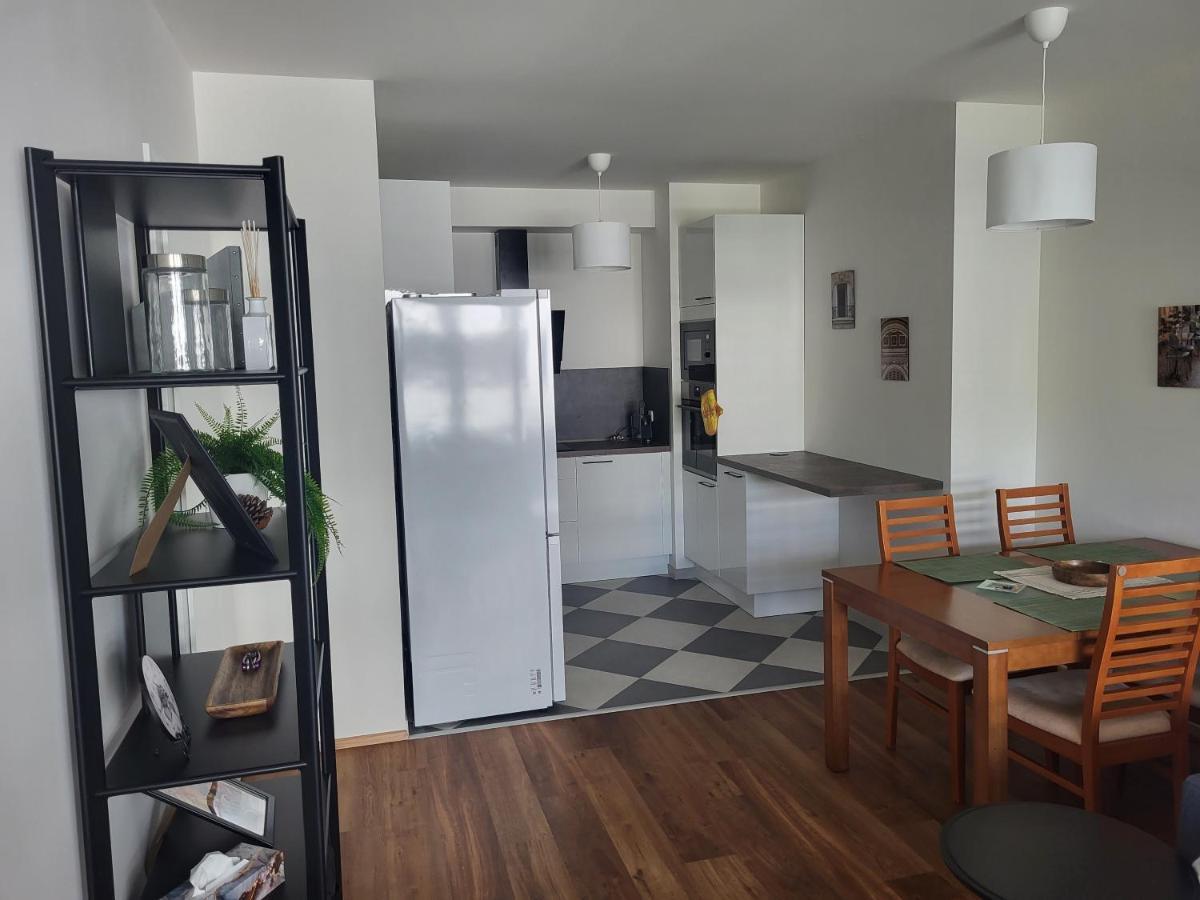 New In Karlin, 8, Close To Center Lejlighed