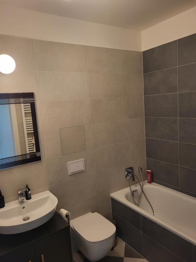 Lejlighed New In Karlin, 8, Close To Center