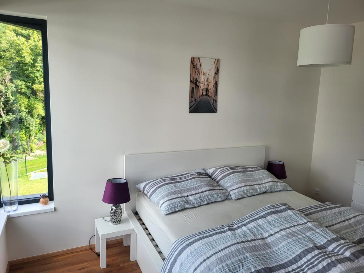 Lejlighed New In Karlin, 8, Close To Center