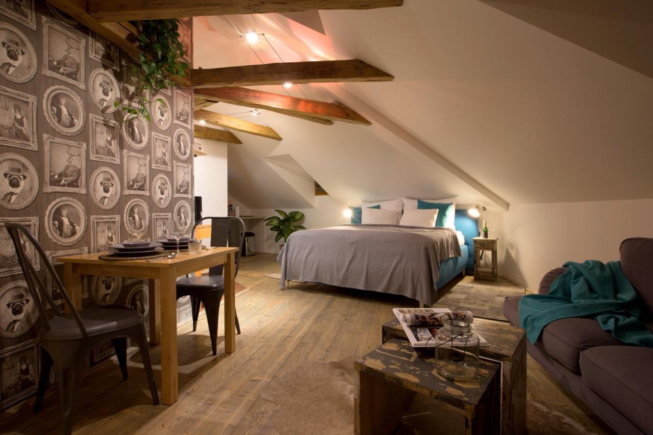 Romantic Bohemian In Old Town * Prag