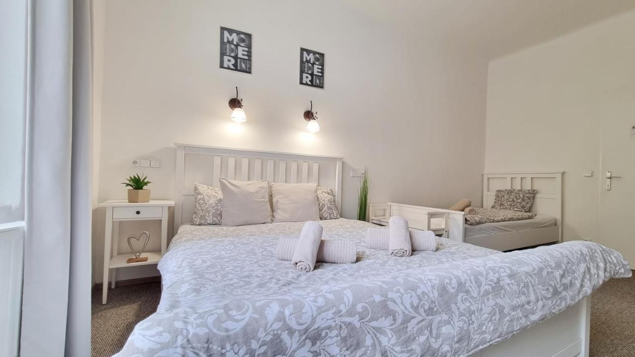 Finnem Zikova Apartment *