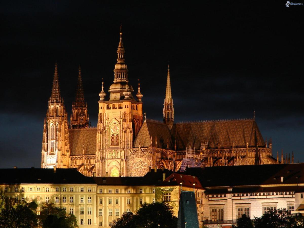 Aparthotel The Bookhouse, 5-bedroom By Castle Prag