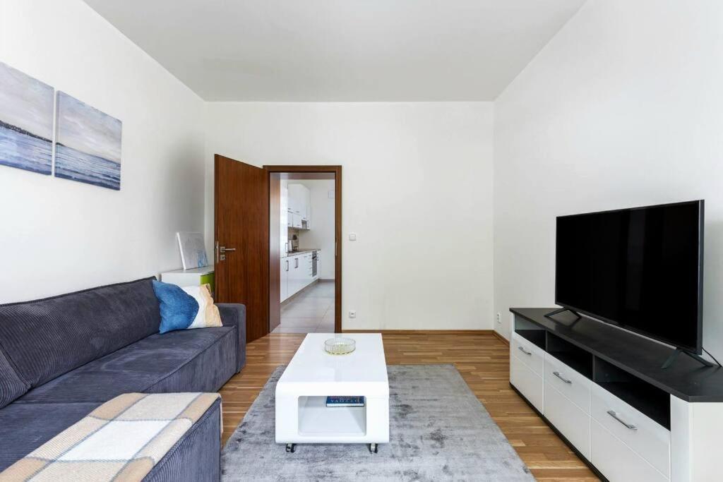 Modern 6min From The Castle Prag