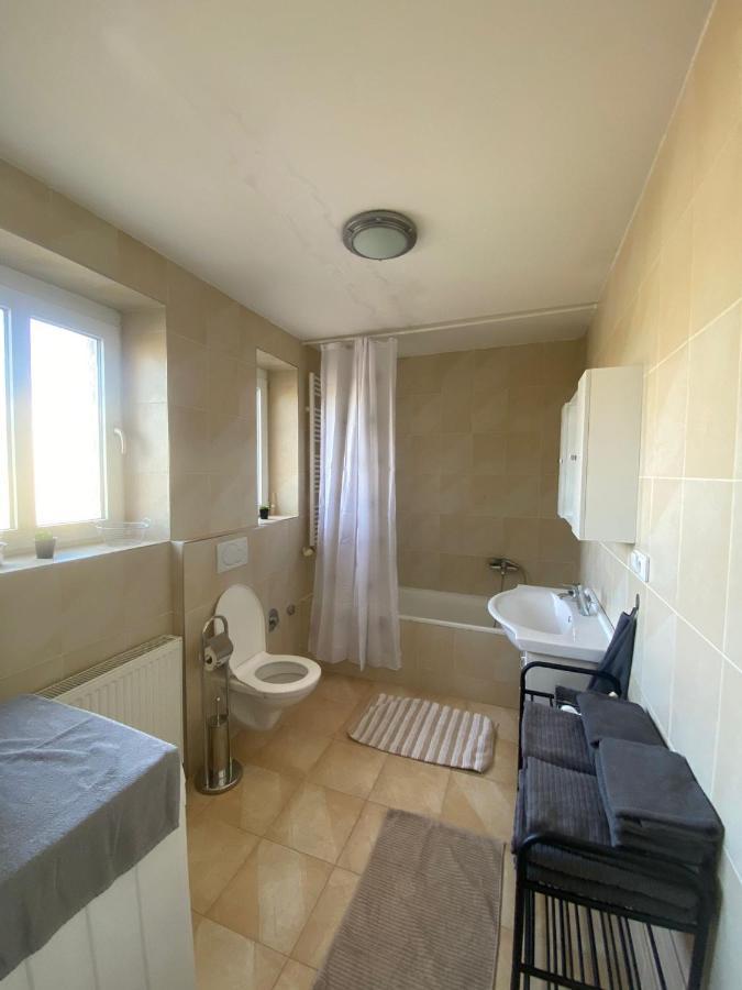 Malvazinky Apartment *
