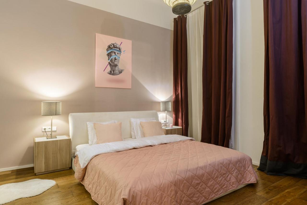 Spacious Near Wenceslas Square With Master Bed Prague