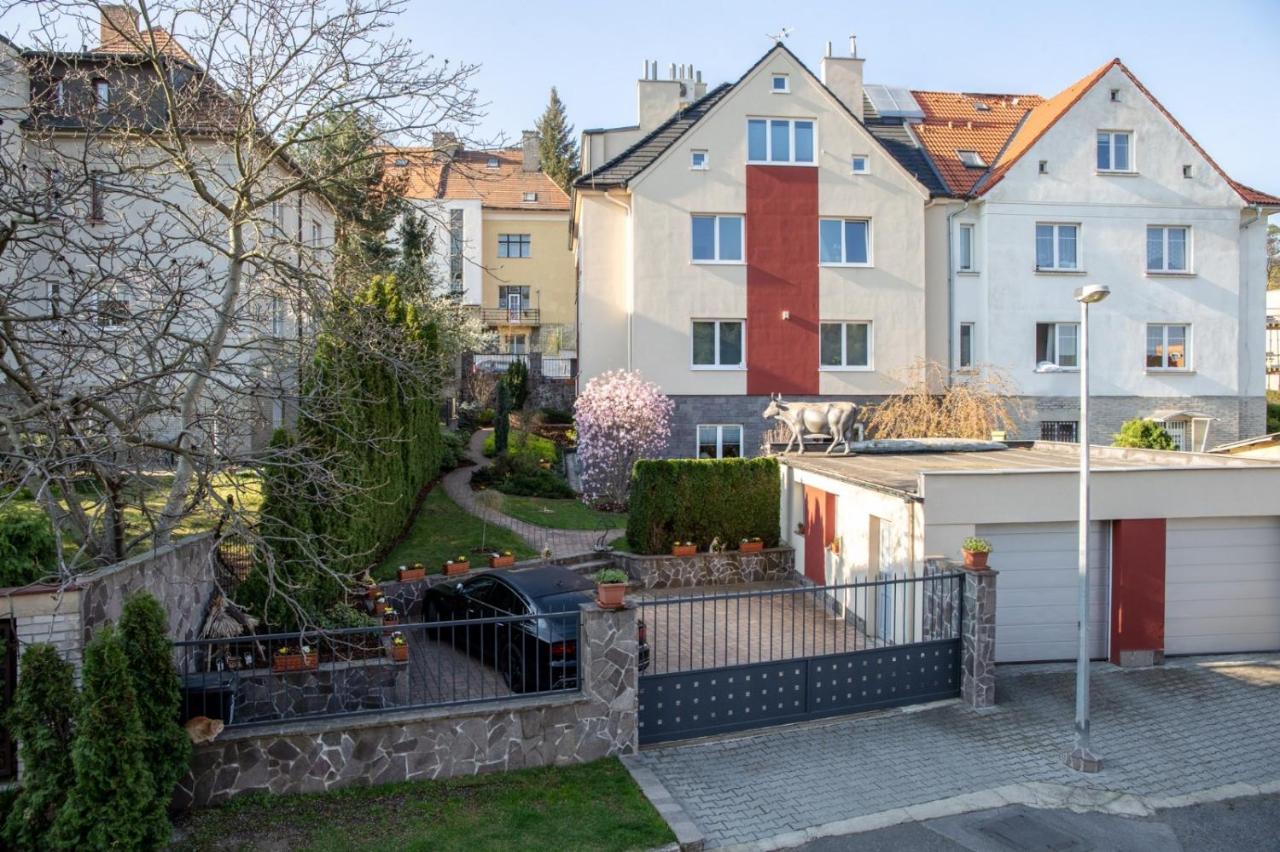 Apartment 2+kk, 50 M2 V Klidne Lokalite. 10 Min Od Centra Prahy. Prag