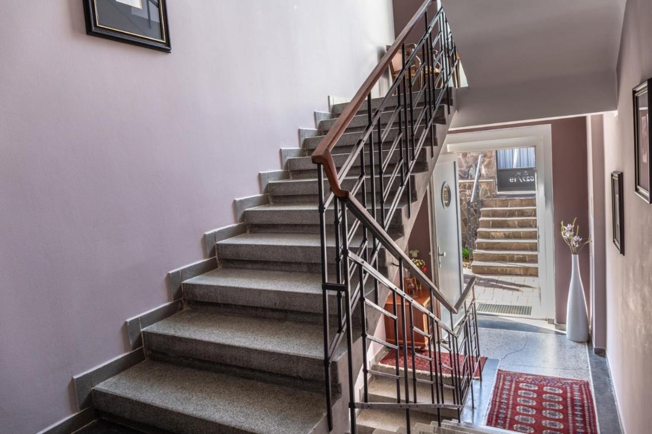 Apartment 2+kk, 50 M2 V Klidne Lokalite. 10 Min Od Centra Prahy. *