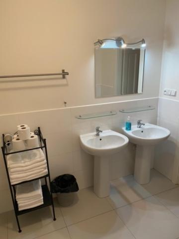 Large 3 Bedroom Family Close To The River Prag