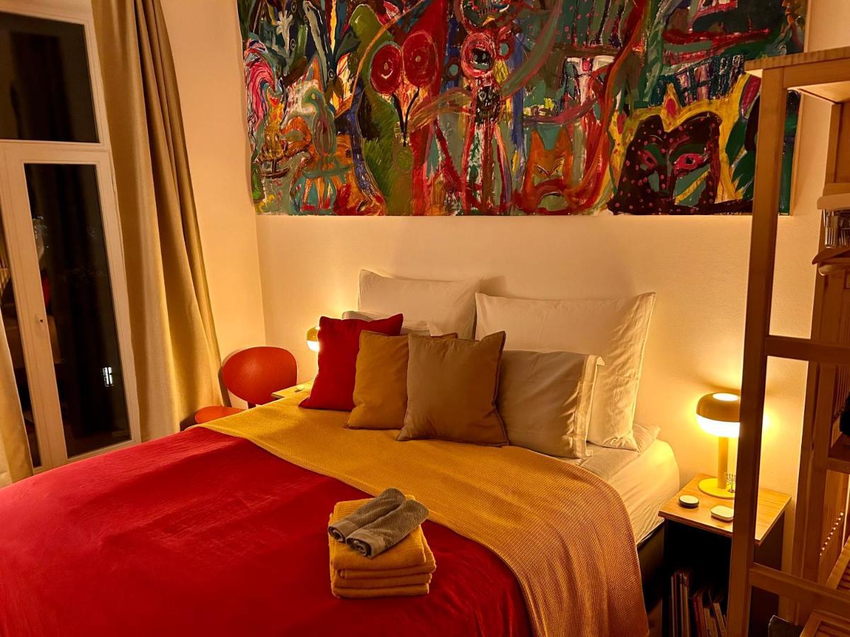 Balcony & King Size Bed * Prag