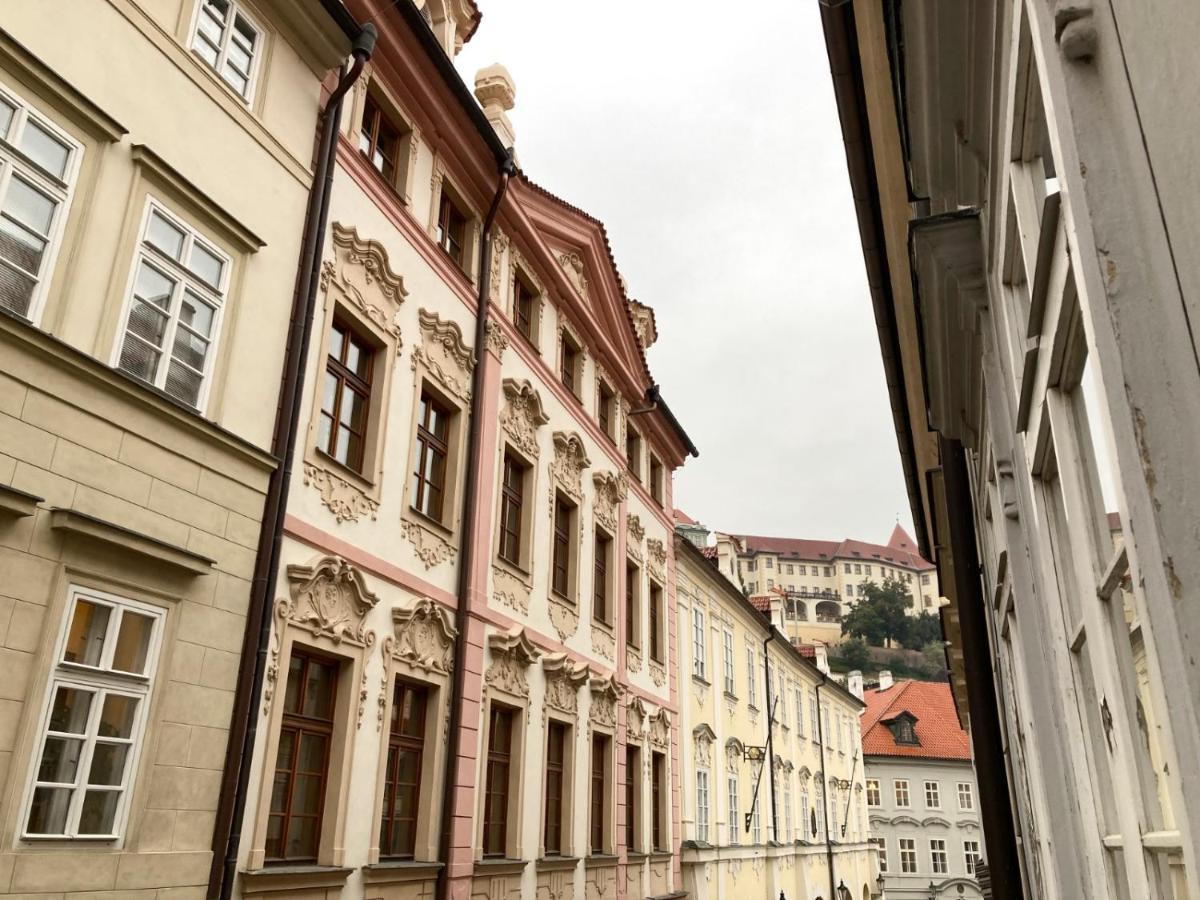 Price & Location - Historic Square Residency * Prag