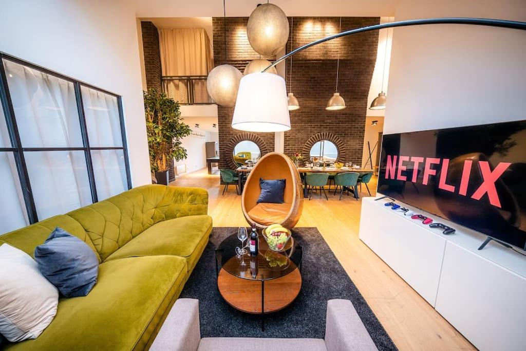 5br+2bath Old Town Industrial Penthouse, A/c * Prag