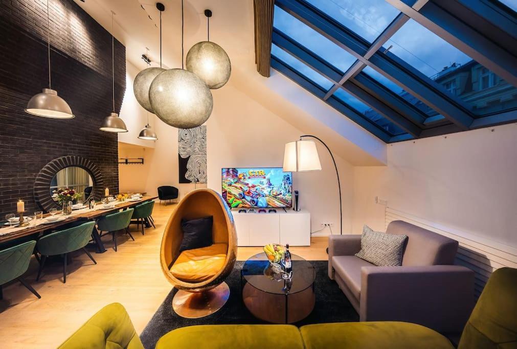 5br+2bath Old Town Industrial Penthouse, A/c Prag