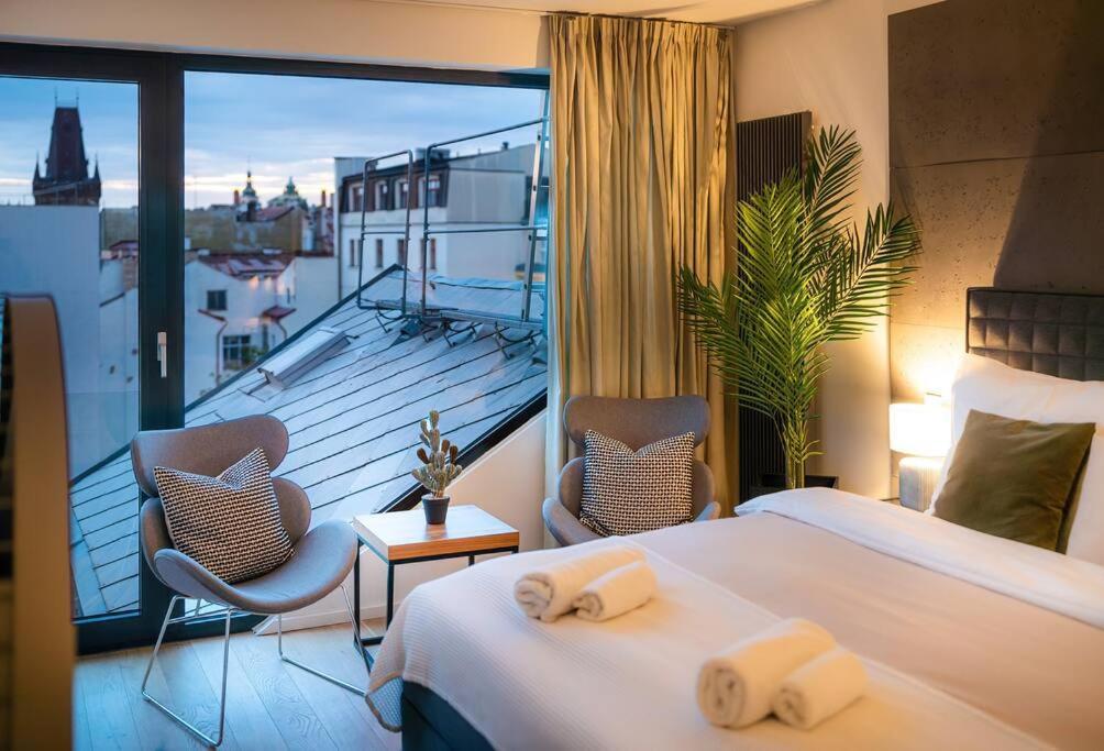 5br+2bath Old Town Industrial Penthouse, A/c *