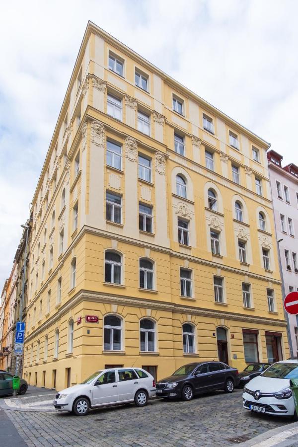 Days - Eclectic In Trendy Area Prag
