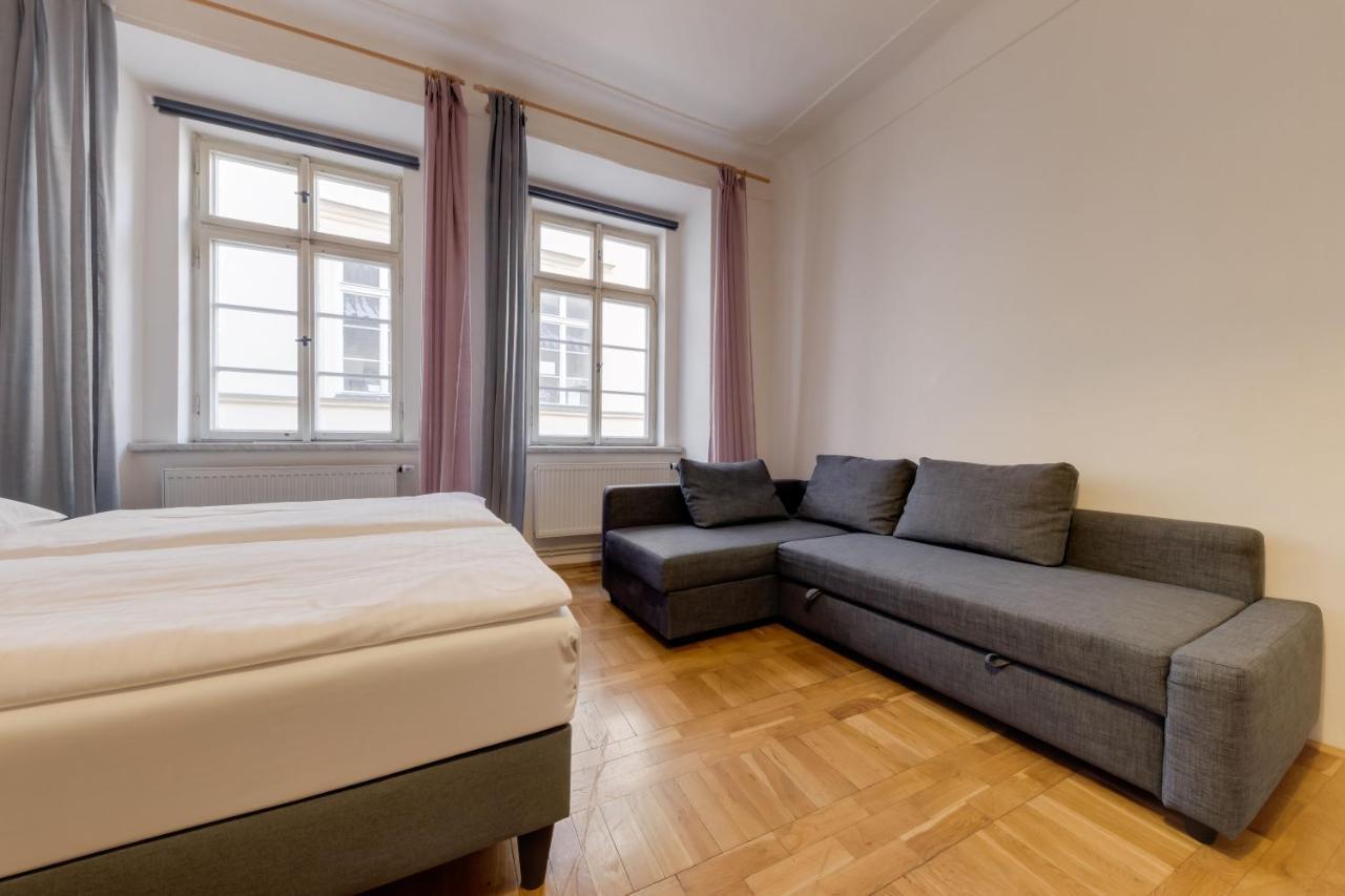 Apartment Curiosity Prag