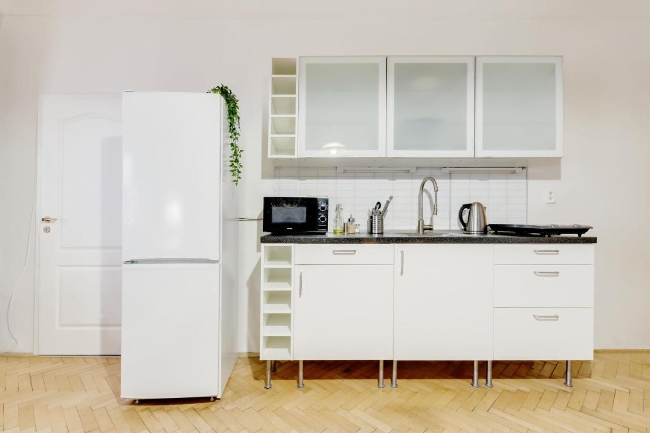 Curiosity Apartment *