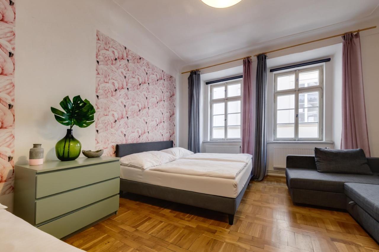 Apartment Curiosity Prag