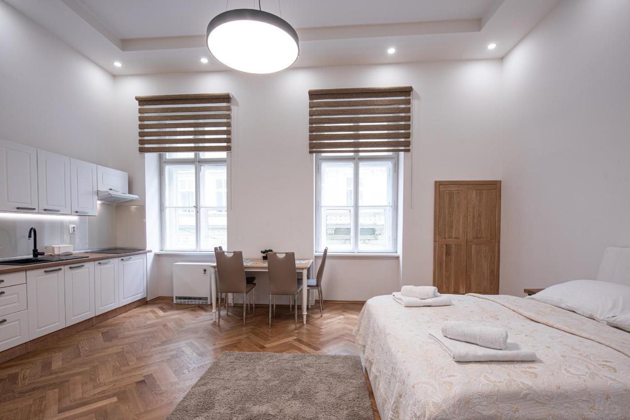 Dlazdena Lejlighed Prag