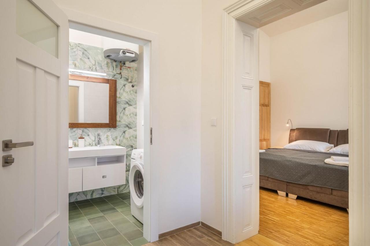 Apartment Dlazdena Prague