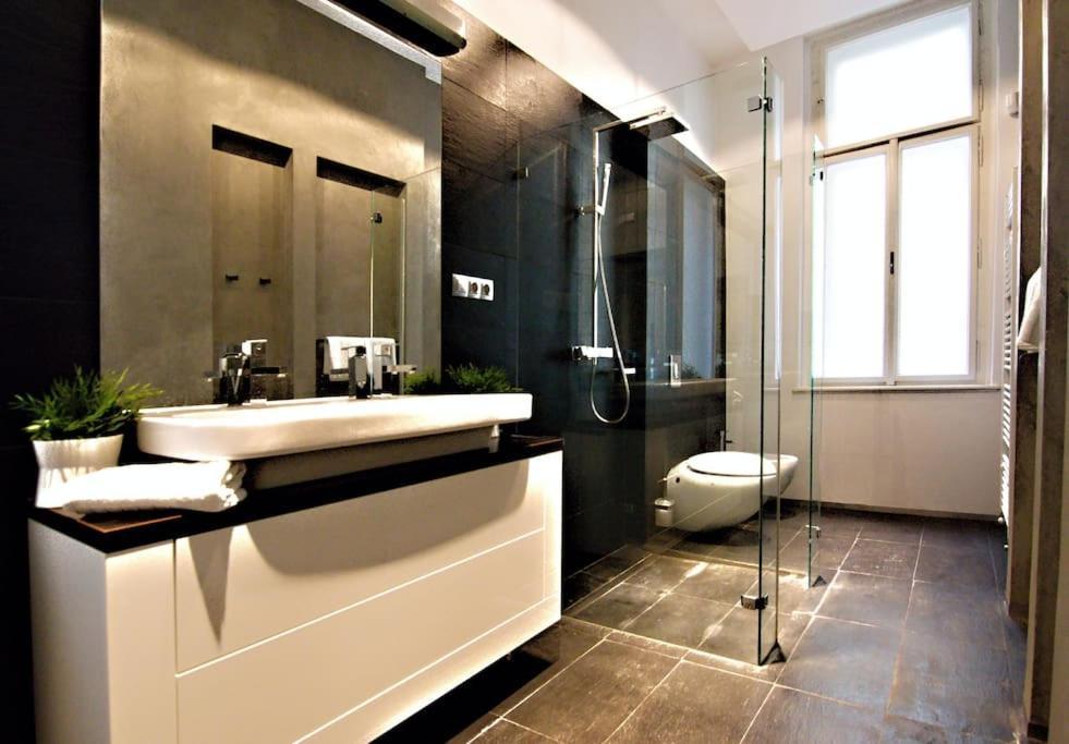 Elite Residences - Parizska Street 150 M2 * Prag