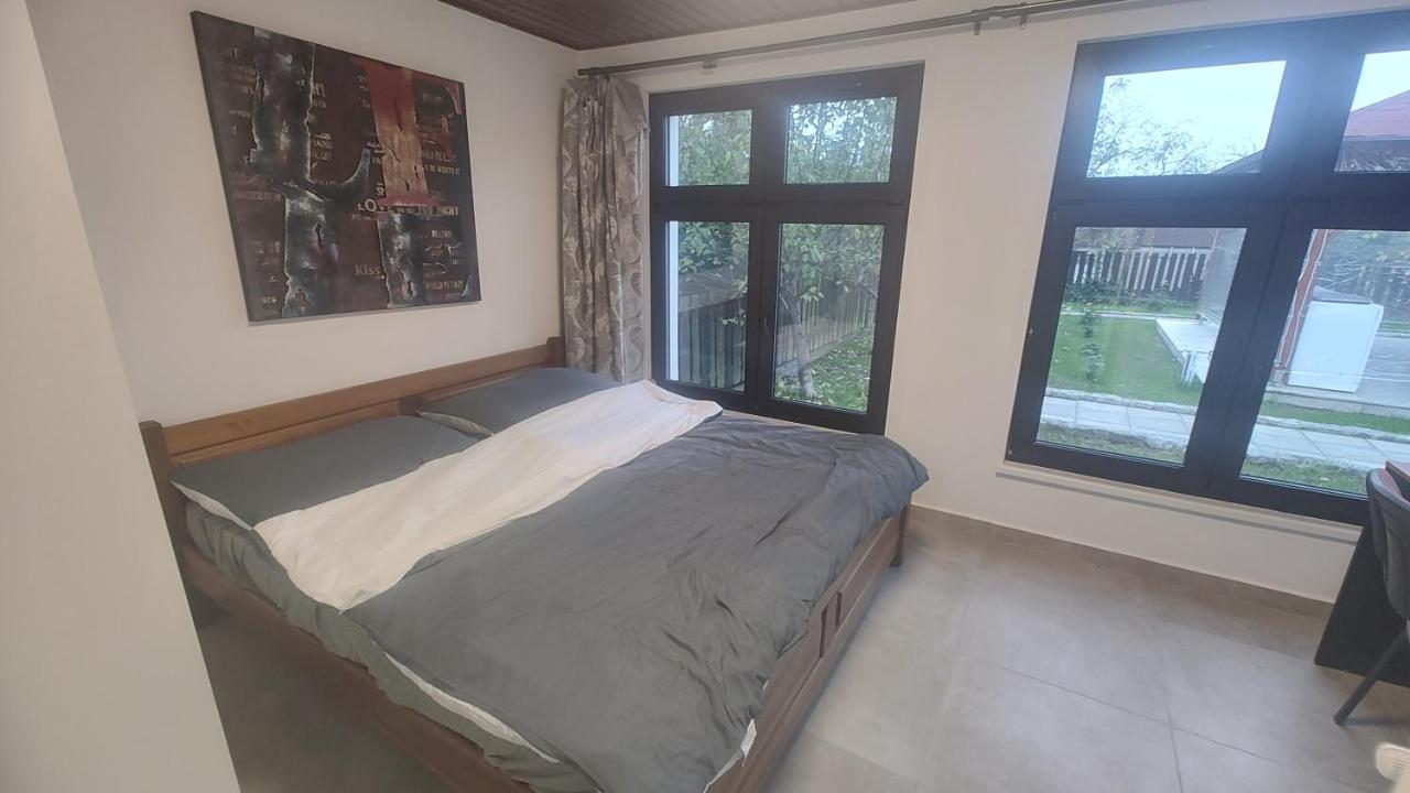 Apartment Vu's *
