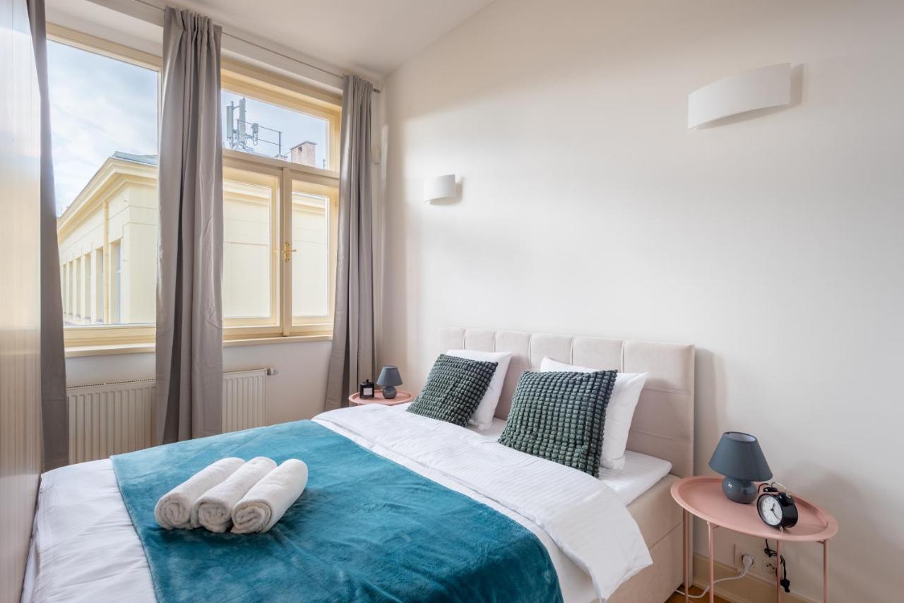 Spacious Near The River Lejlighed Prag