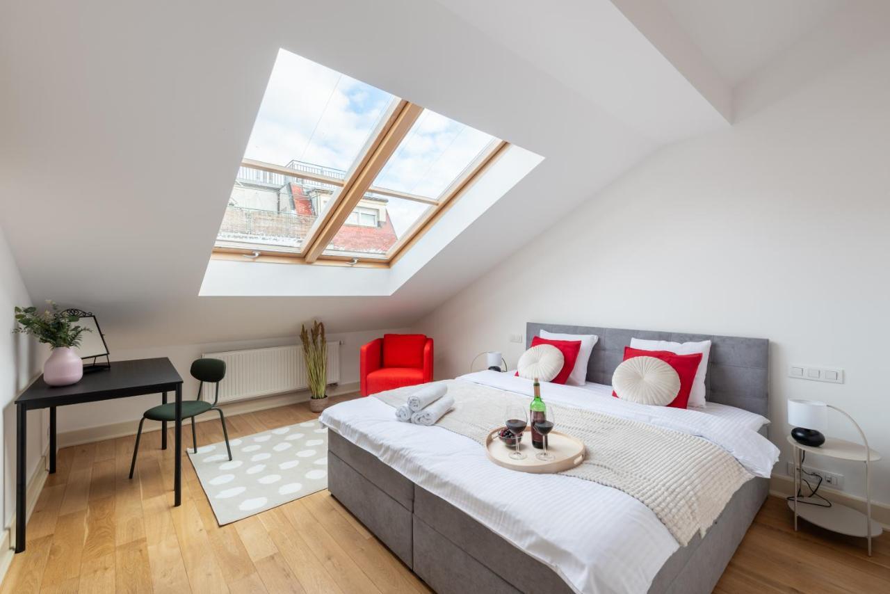 Lejlighed Spacious Near The River Prag