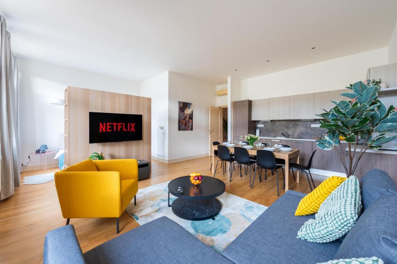 Spacious Near The River Prag