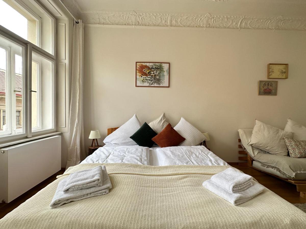 3bdr Bohemian Style Flat With Balcony Lägenhet