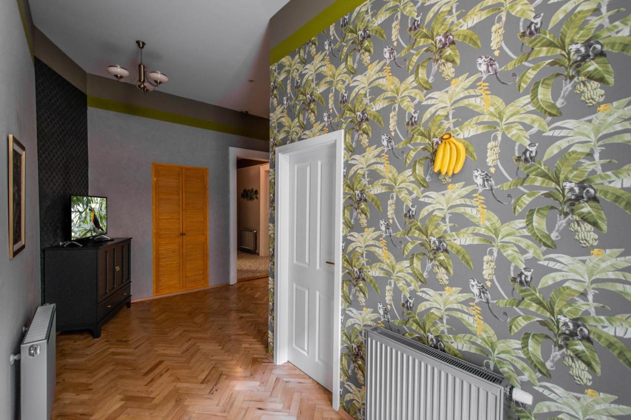 3bdr Oasis In The Heart Of Apartment