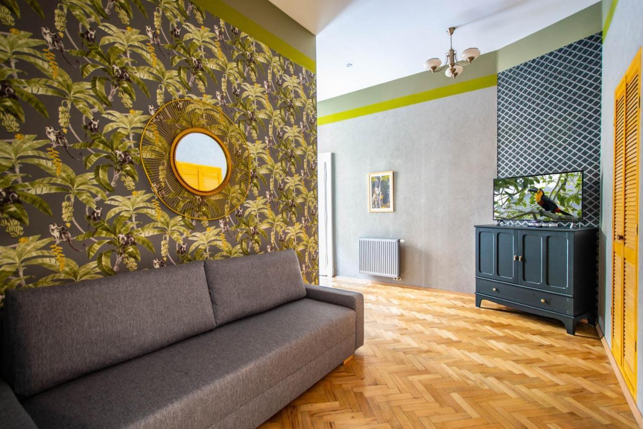 Apartment 3bdr Oasis In The Heart Of