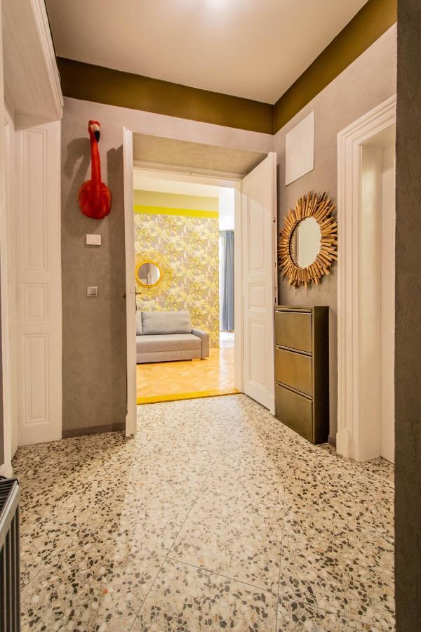 3bdr Oasis In The Heart Of Apartment
