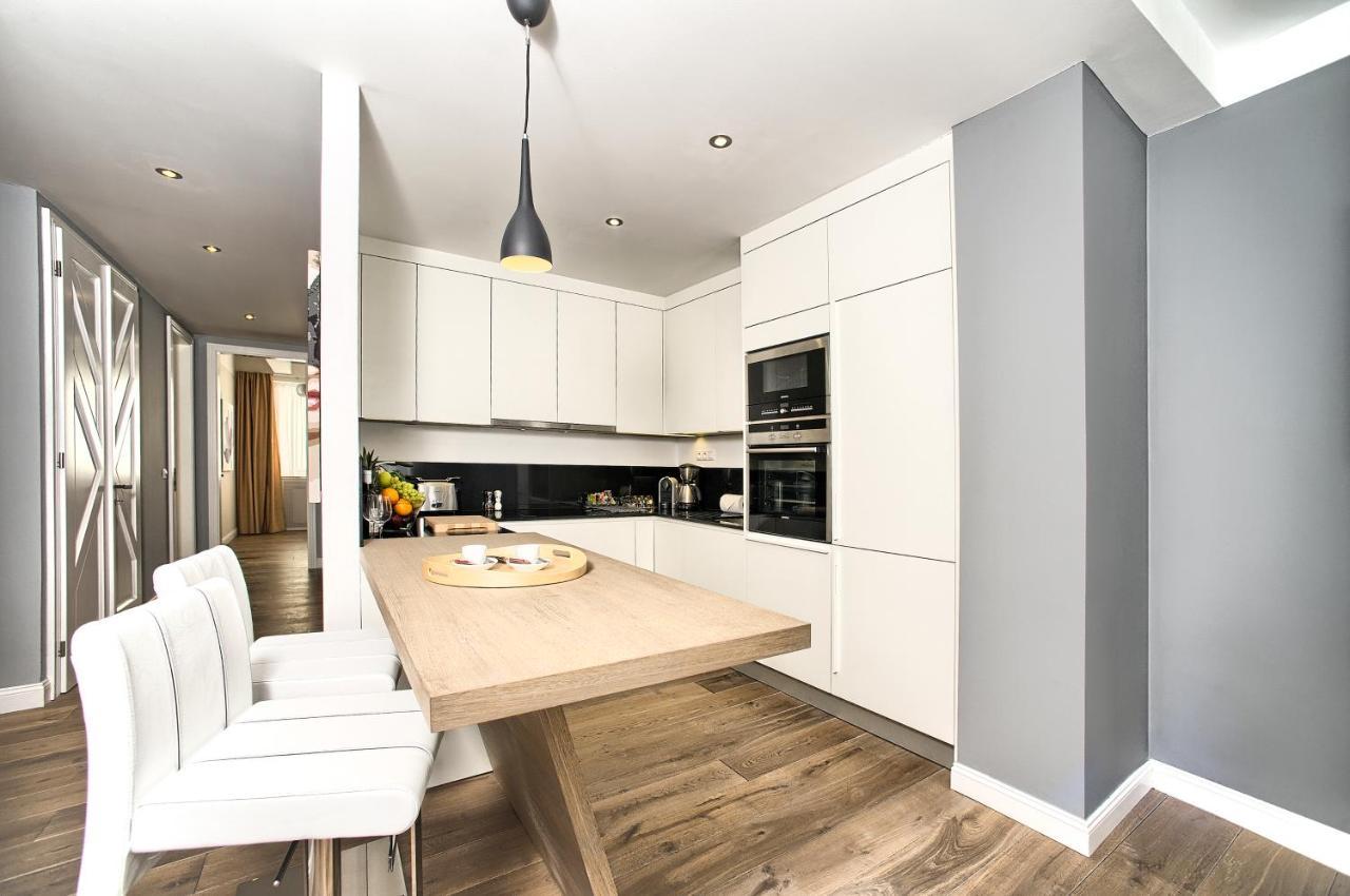 Exclusive 2 Bedroom Old Town - 2 Baths, Balcony And View - By Prag