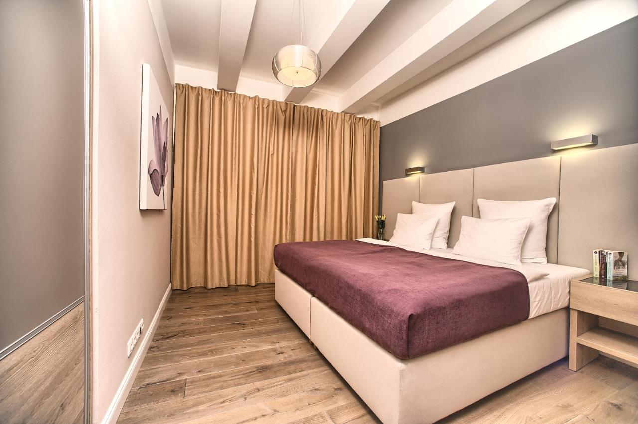Apartment Exclusive 2 Bedroom Old Town - 2 Baths, Balcony And View - By *