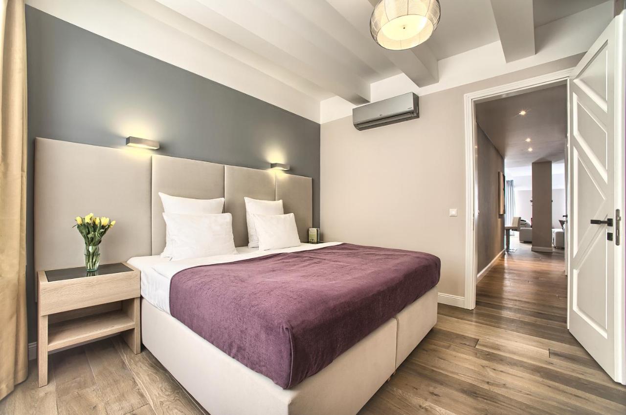 Apartment Exclusive 2 Bedroom Old Town - 2 Baths, Balcony And View - By Prag