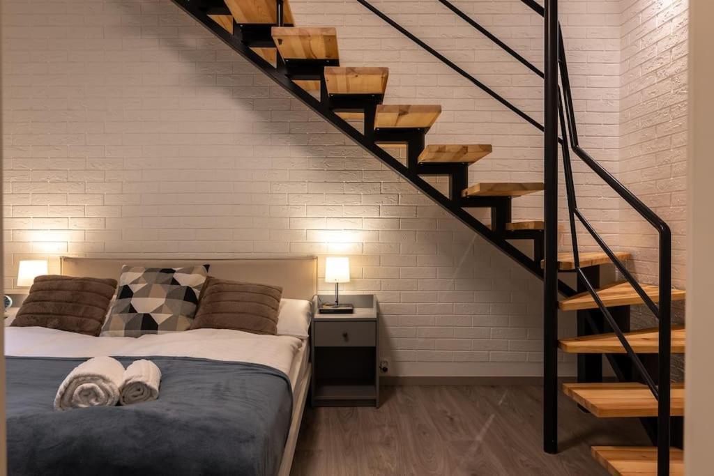Eclectic And Design Duplex In Apartment Prag