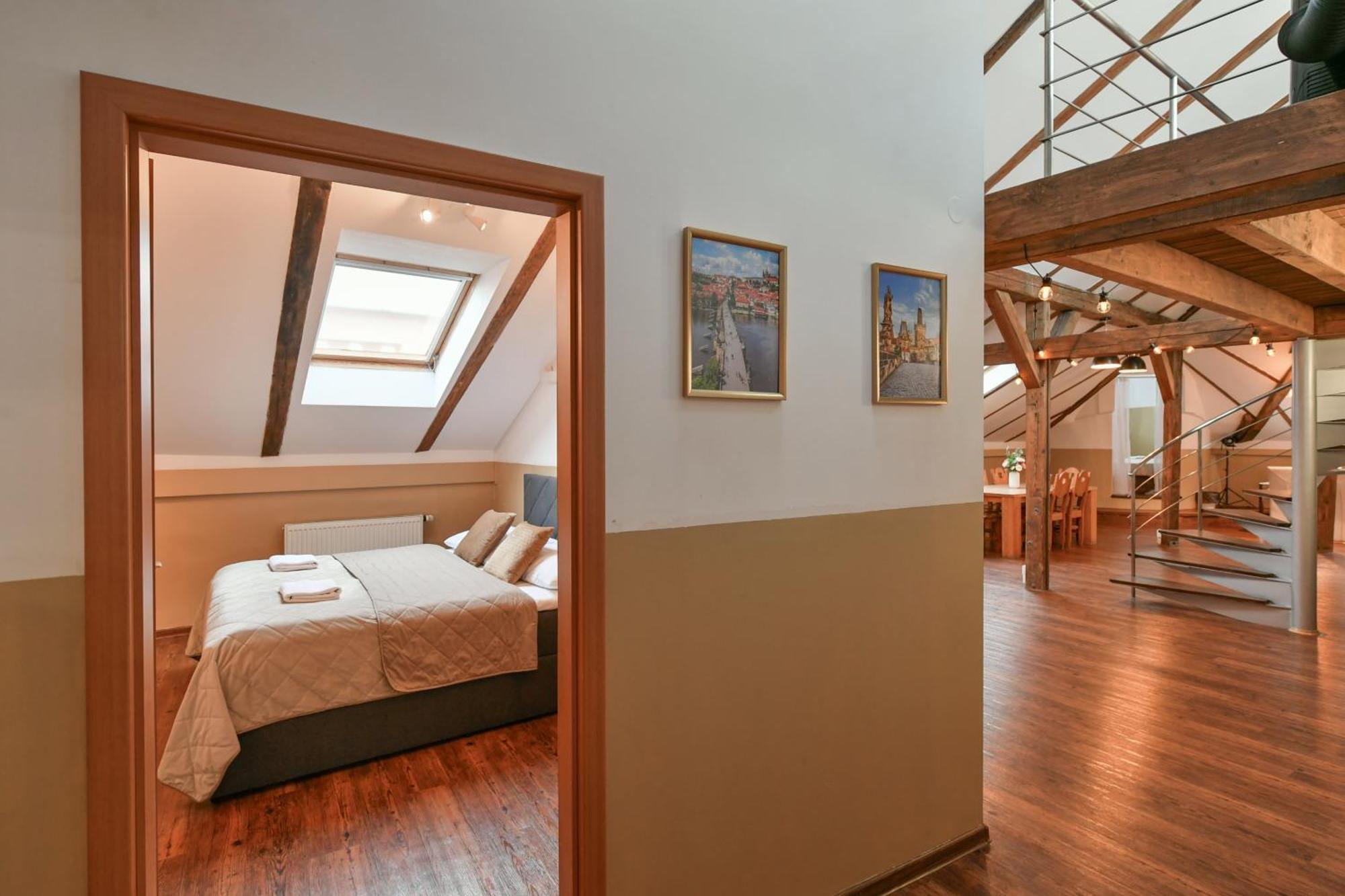 Amazing Charles Bridge Apartment *