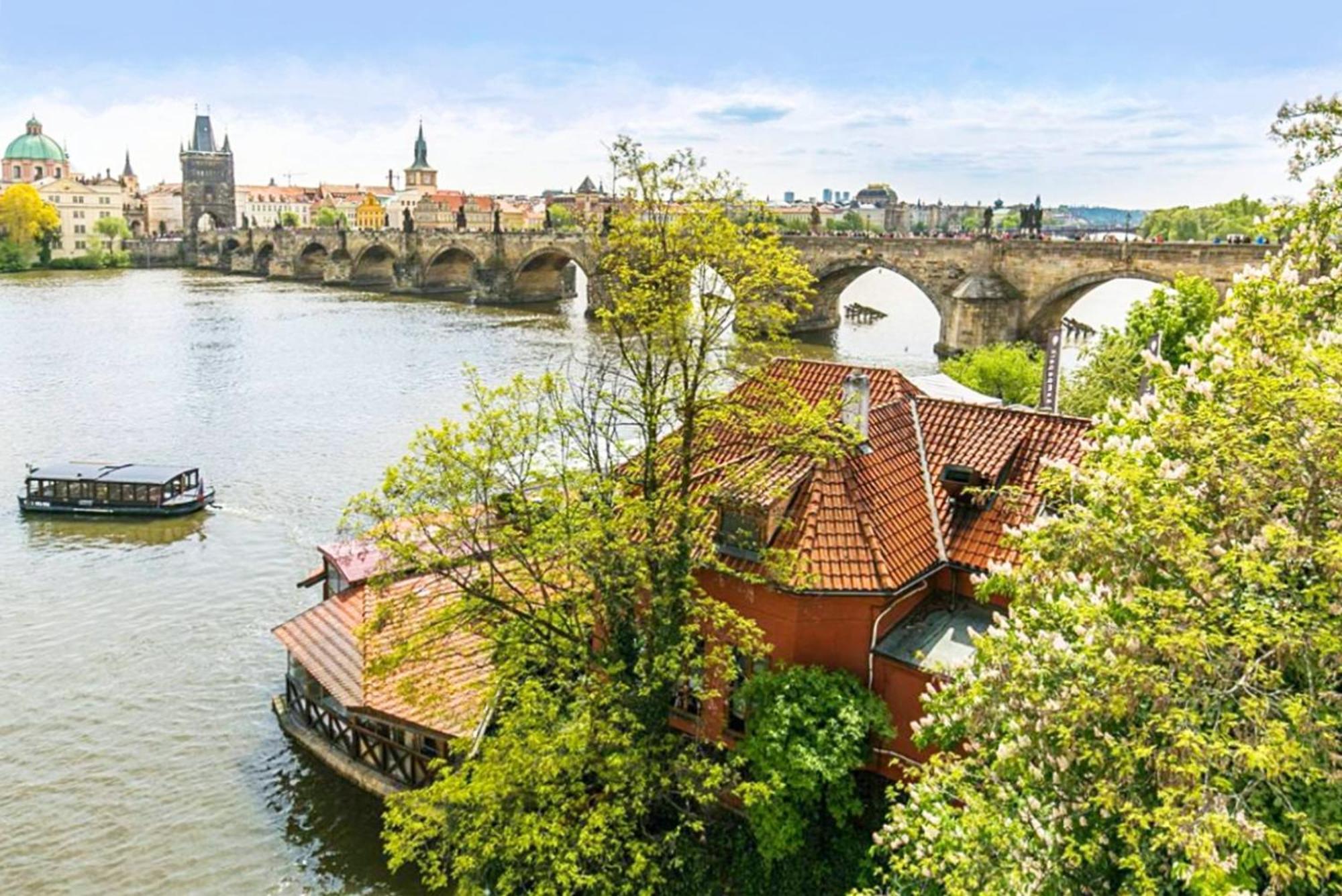Charles Bridge *