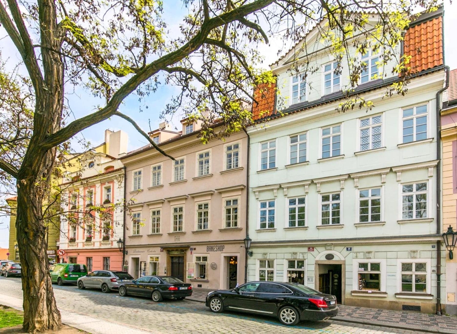 Charles Bridge Apartment *
