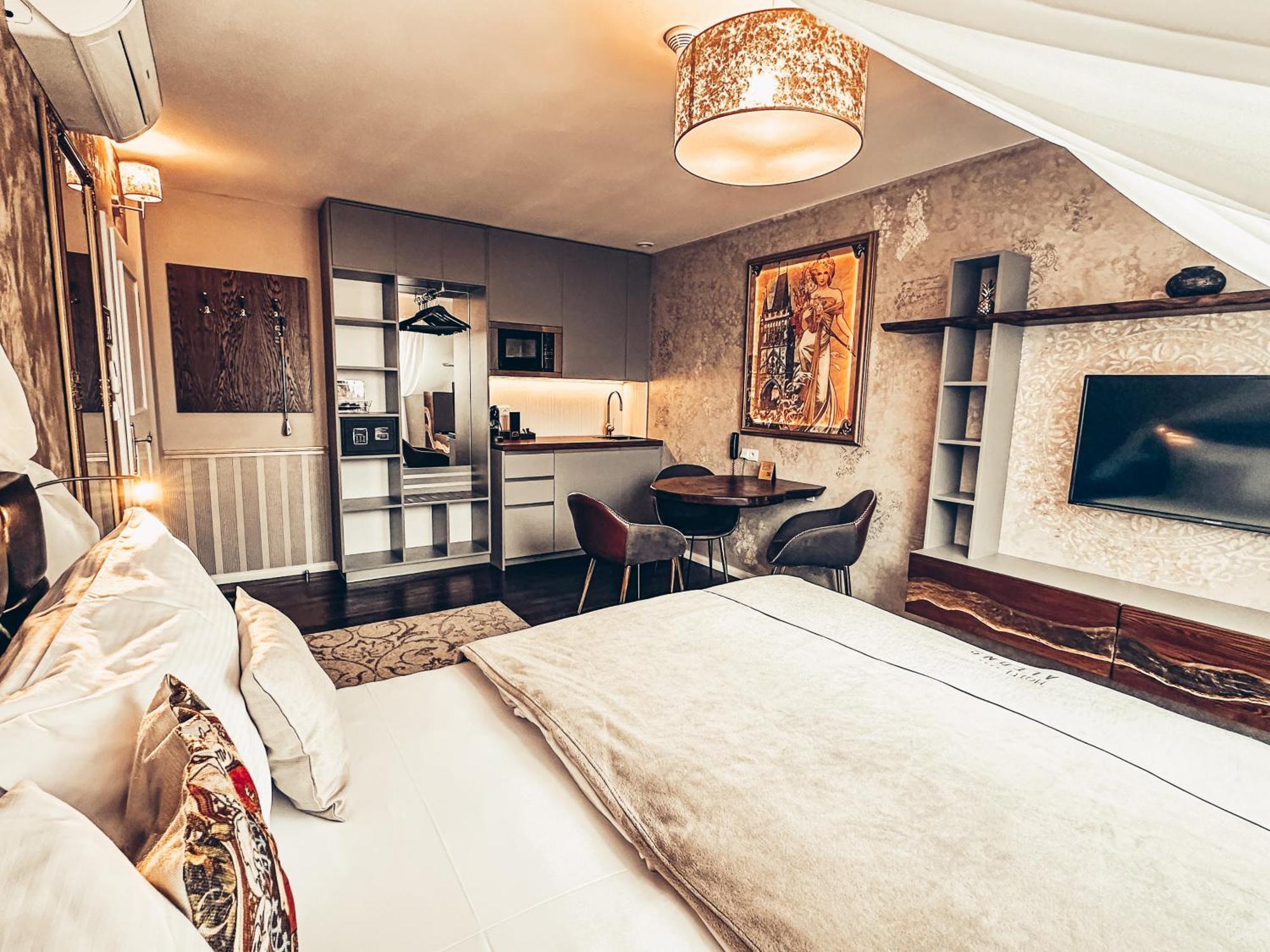 Alfons Boutique Hotel 4*