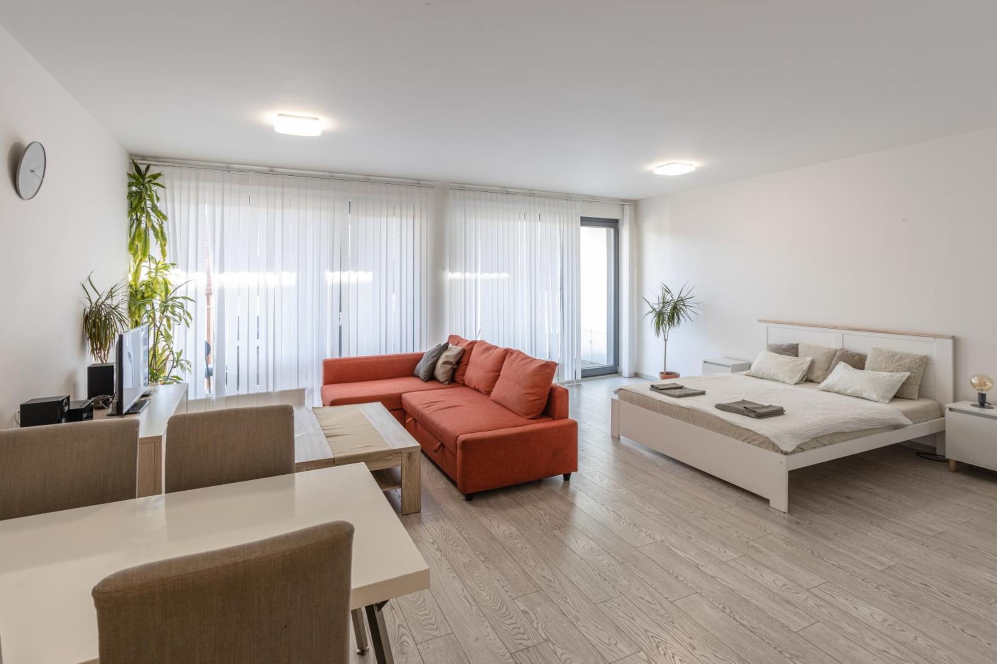 Spacious Terrace With Free Private Parking Lägenhet