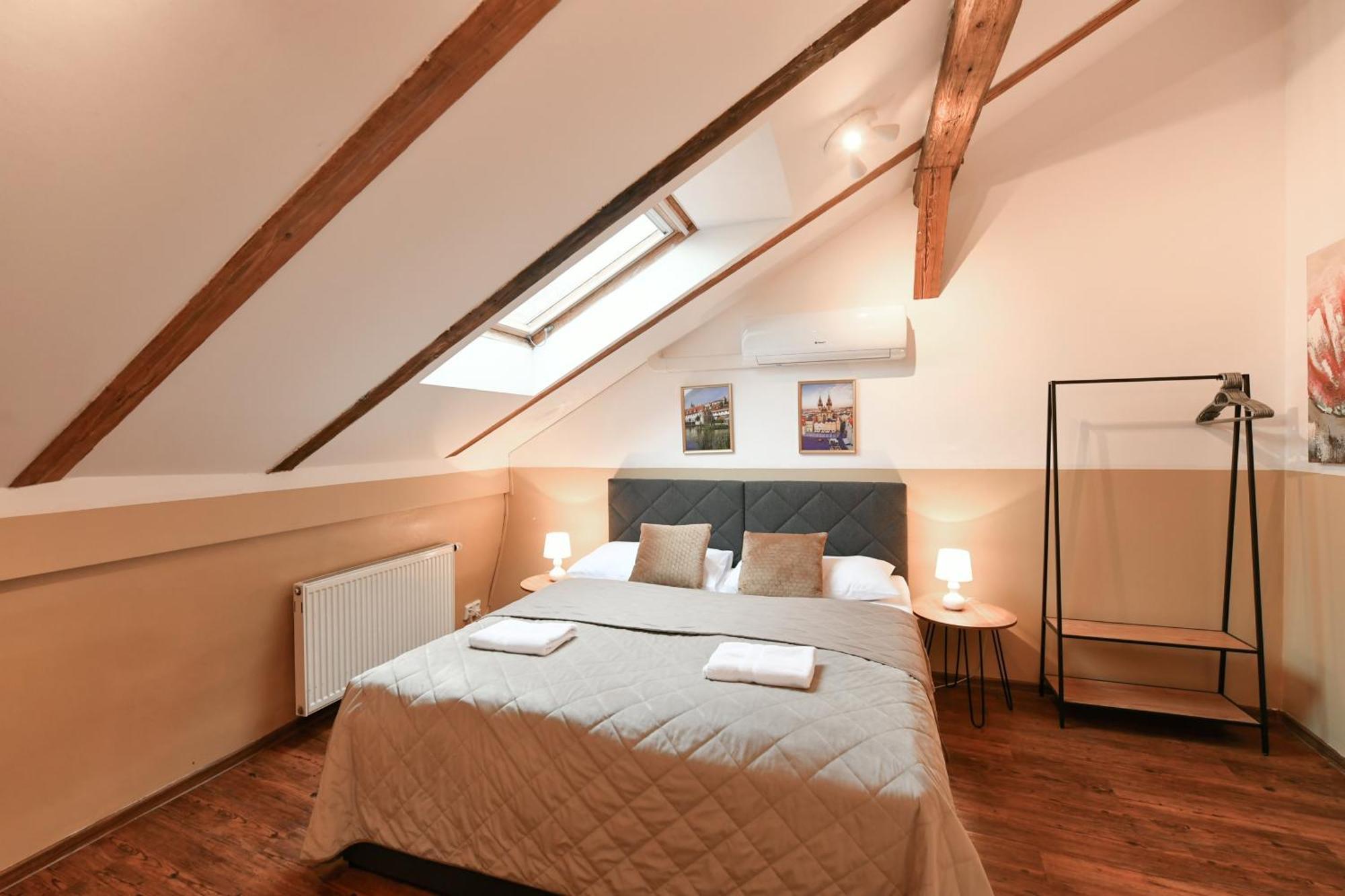 Amazing Charles Bridge Apartment *