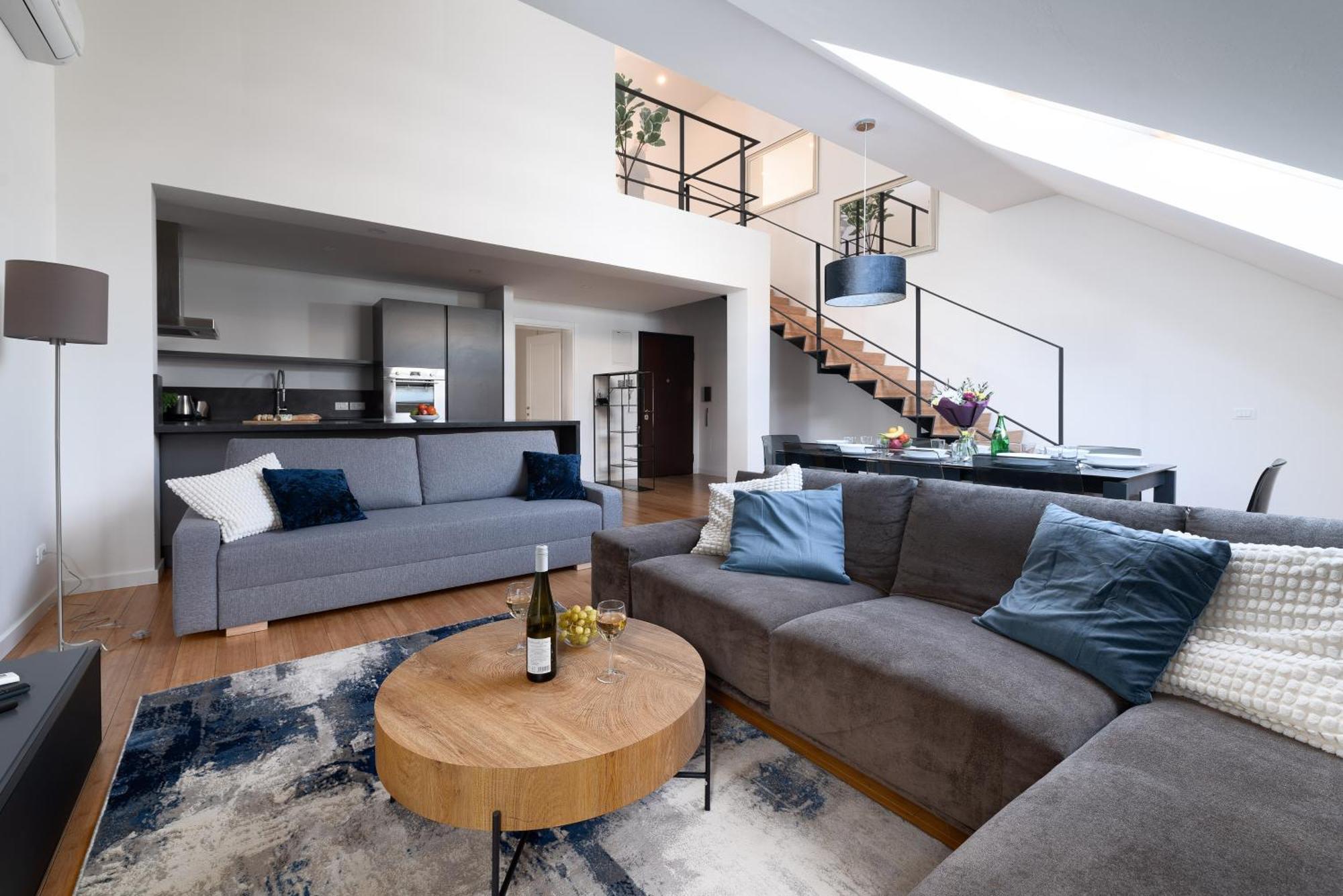 Spacious Near The River Prag