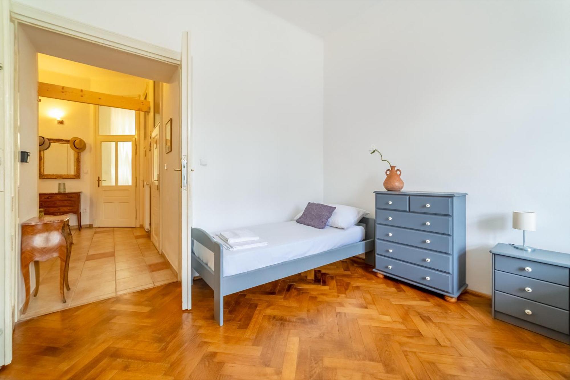 Vintage Vogue By Rentez Apartment *