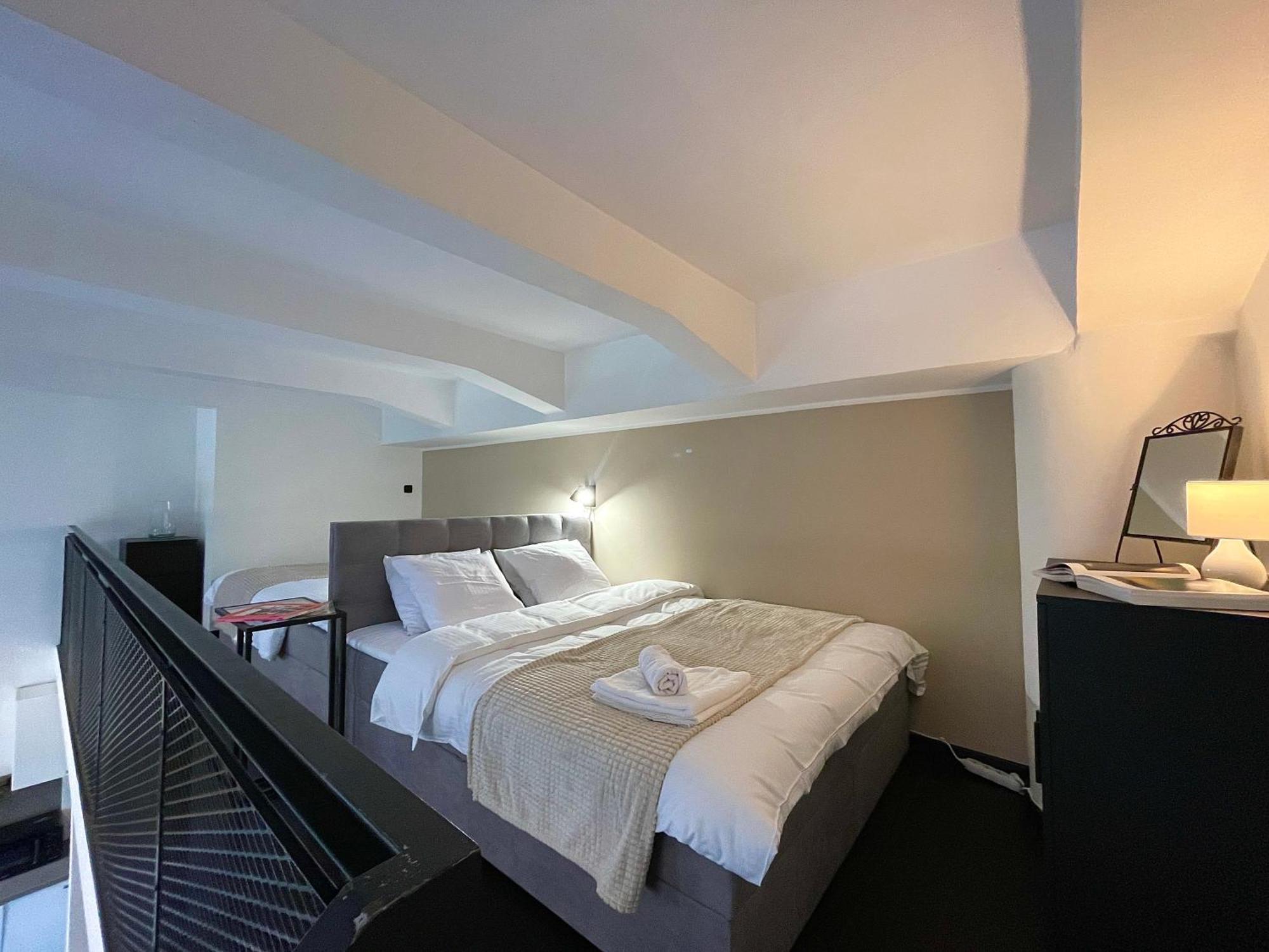 Duplex With 3 Bedrooms *