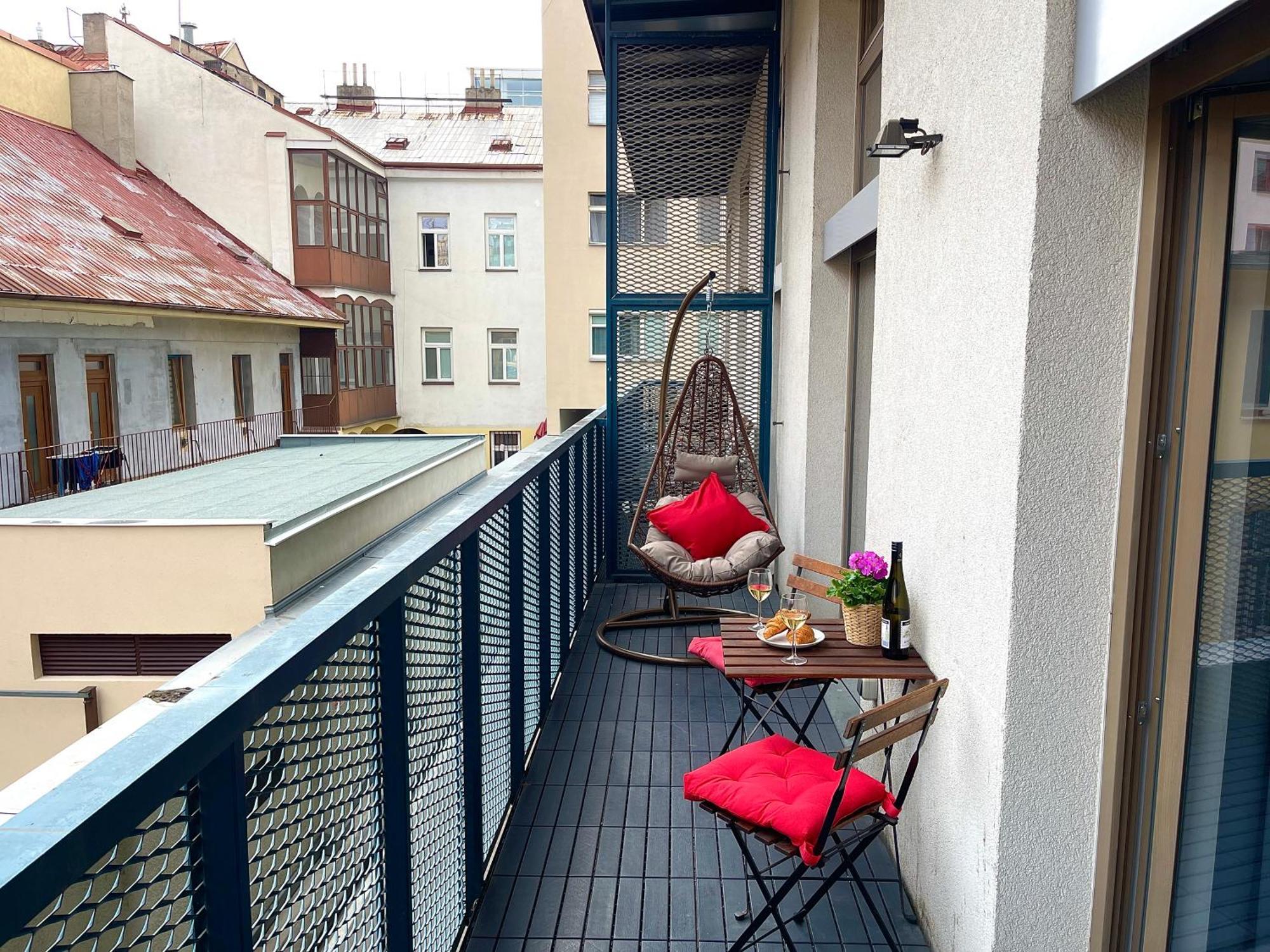Duplex With 3 Bedrooms *