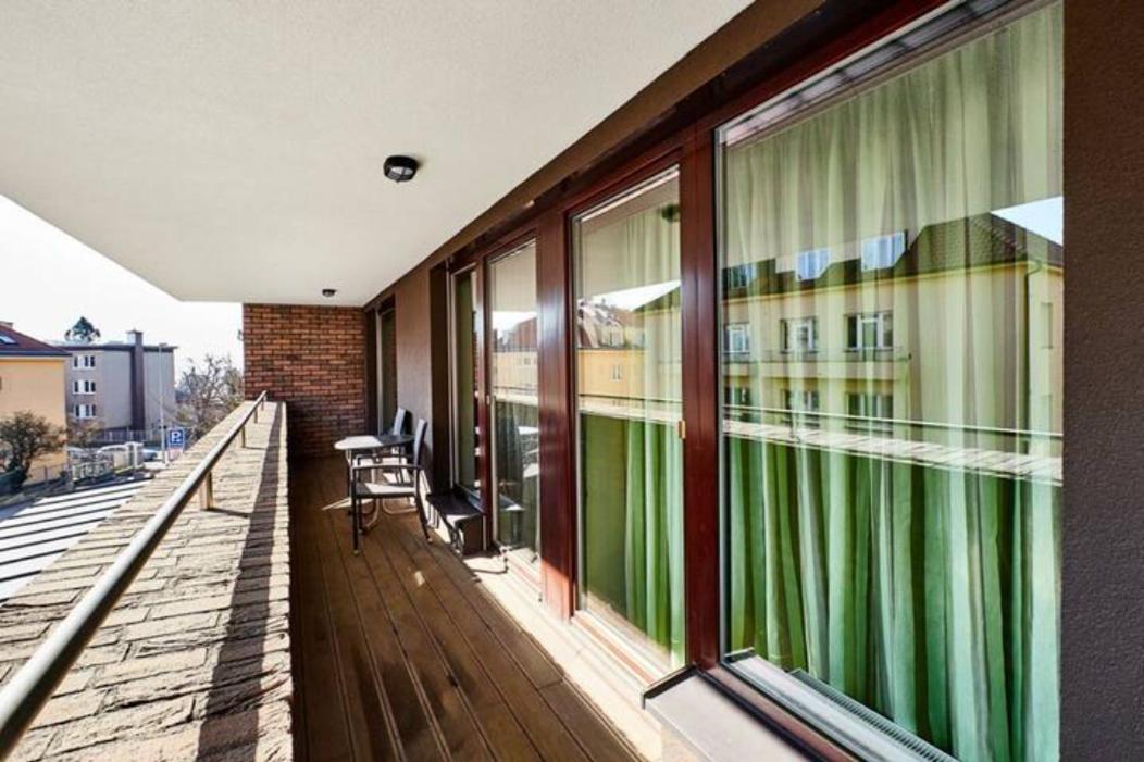 Luxury In And Free Parking Apartment Prag