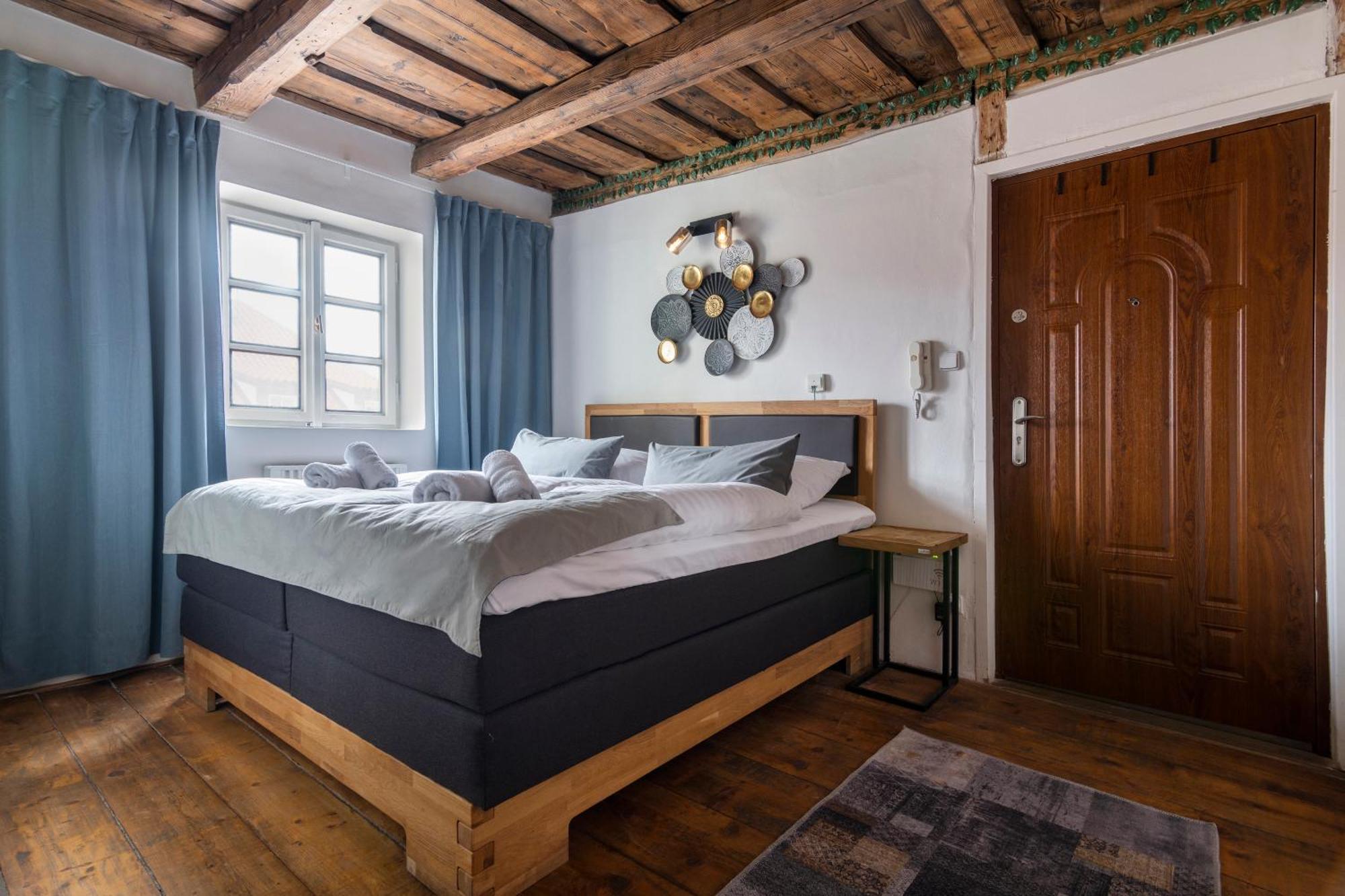 20 Seconds To Charles Bridge Apartment Prag