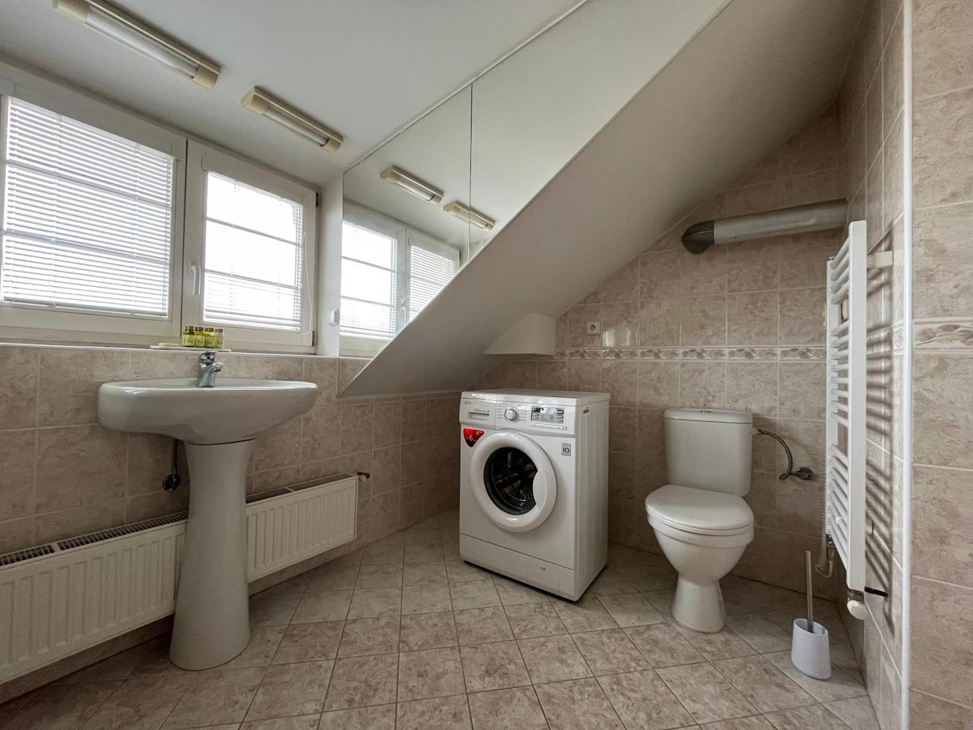 Harrison Homes 02 * Prag